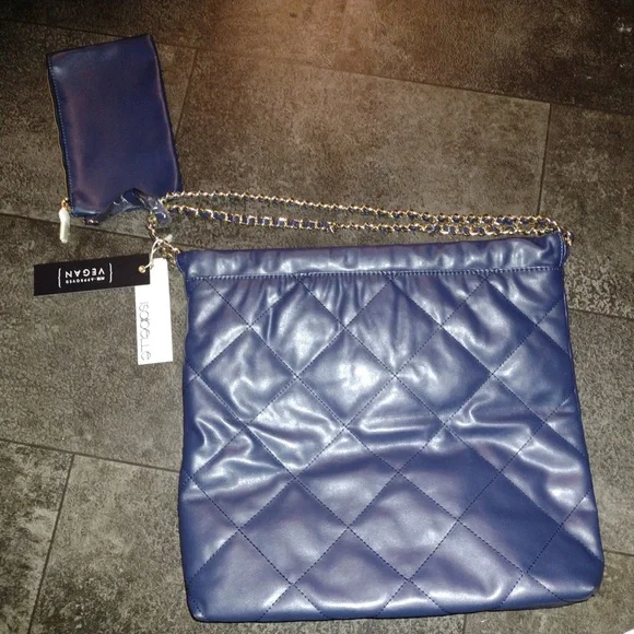 New! Blue Large Quilted Bag with Silver Chains and free blue cash/change bag - Picture 2 of 4